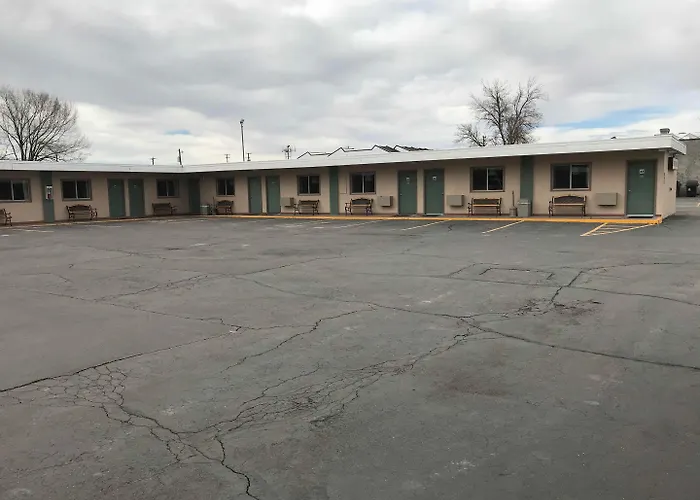 Paintbrush Motel 2*