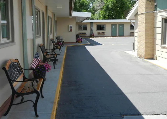 Paintbrush Motel 2*